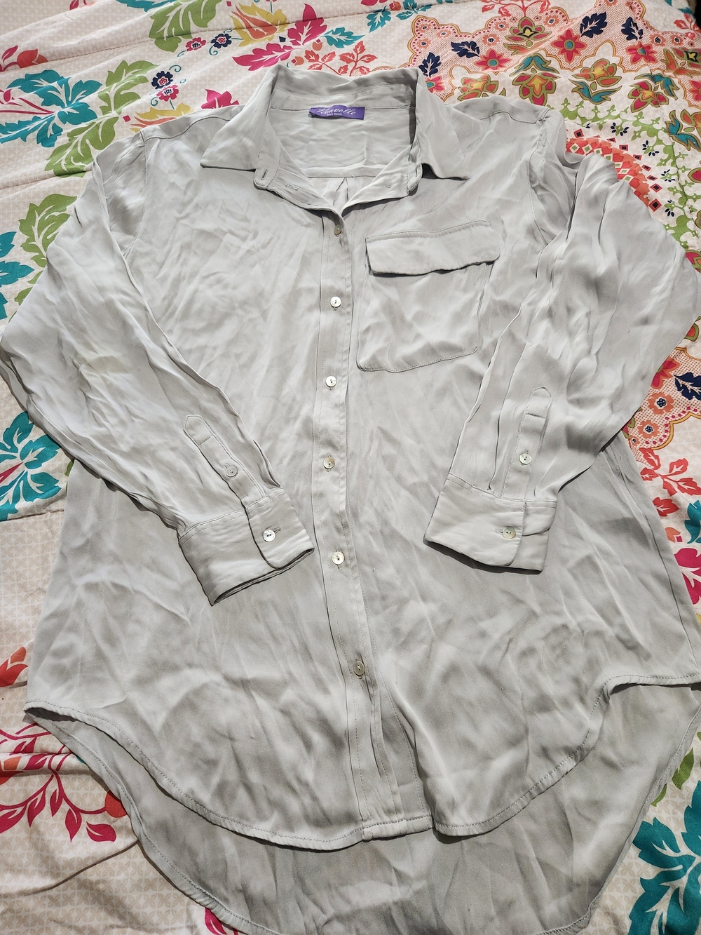 Nouvelle Vintage Silk Light Gray Button-Down Shirt with Chest Pocket - nouvelle